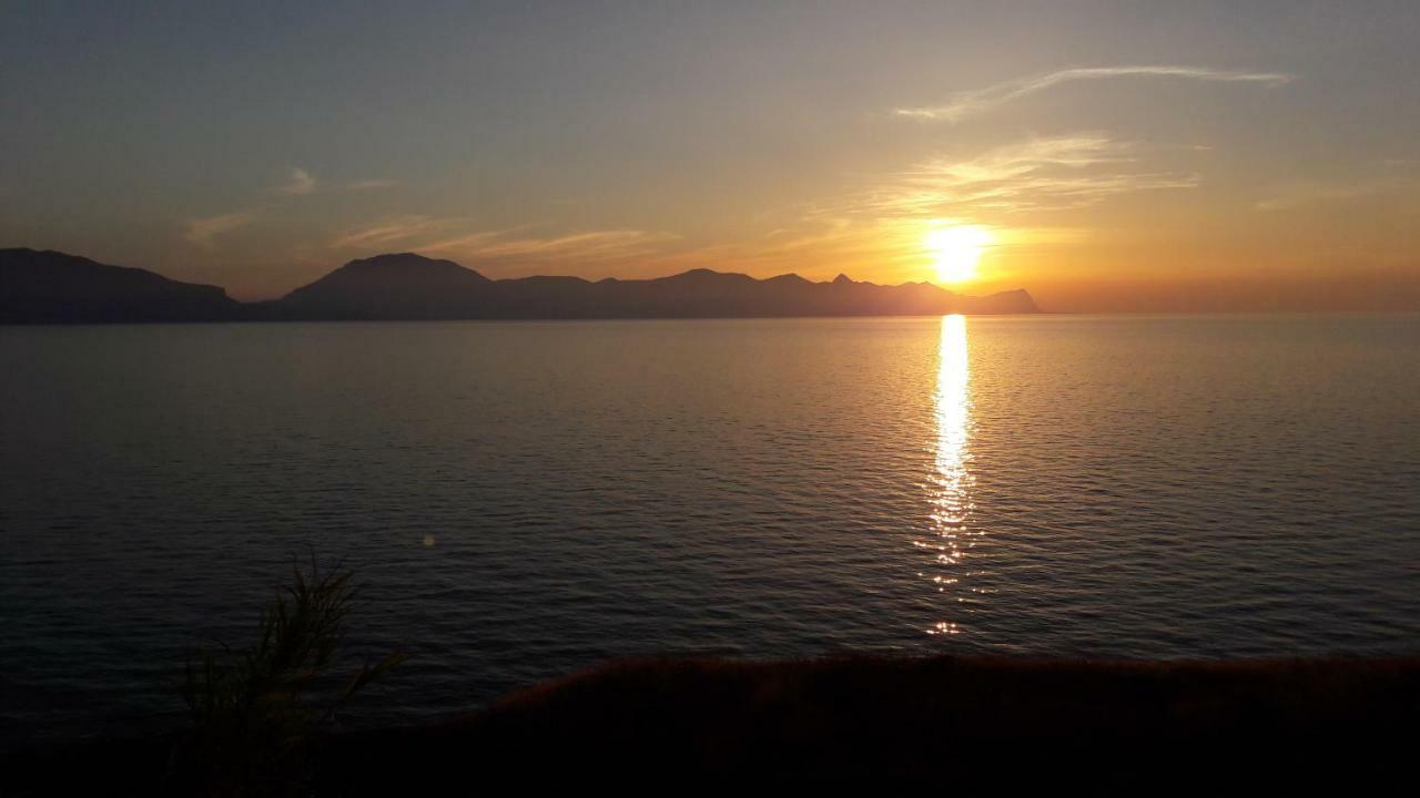 Casa Vacanze Reginotte Balestrate Buitenkant foto
